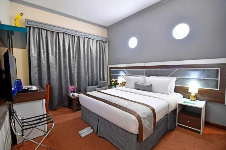 VIP King Room In Sharjah Hotel - Nejoumal emirates
