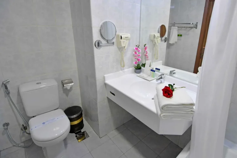 Bathroom facilities in Sharjah Hotel - Nejoumal Emirates