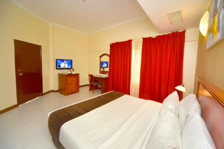 Executive Suite - Nejoumal Emirates - Hotel room in sharjah